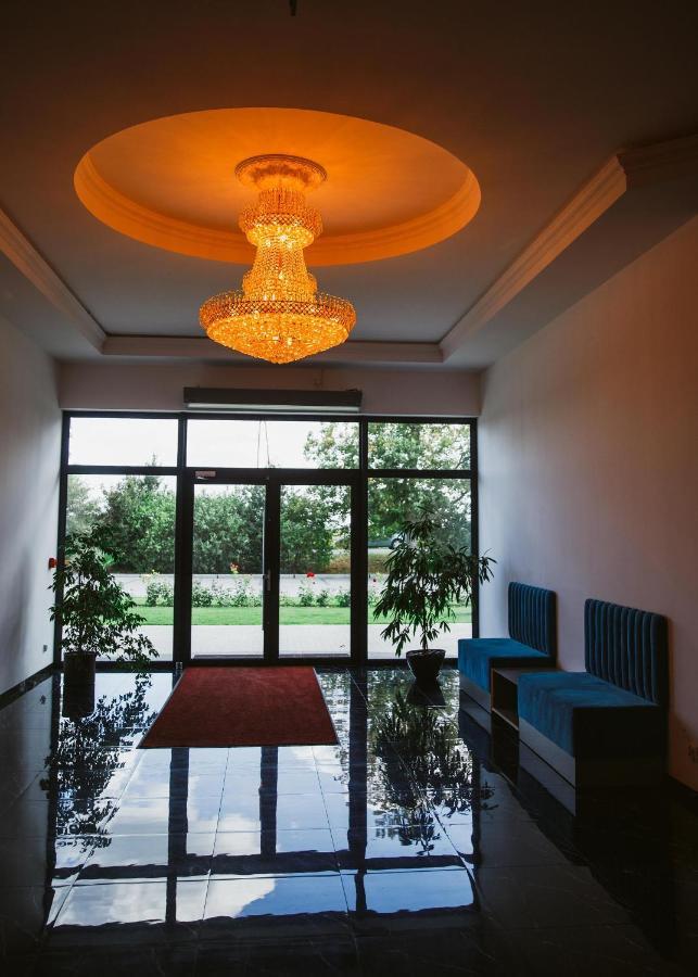 Hotel Art Cafe Nakło nad Notecią エクステリア 写真