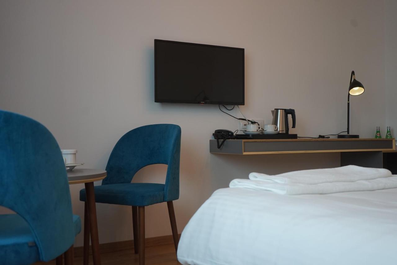 Hotel Art Cafe Nakło nad Notecią エクステリア 写真